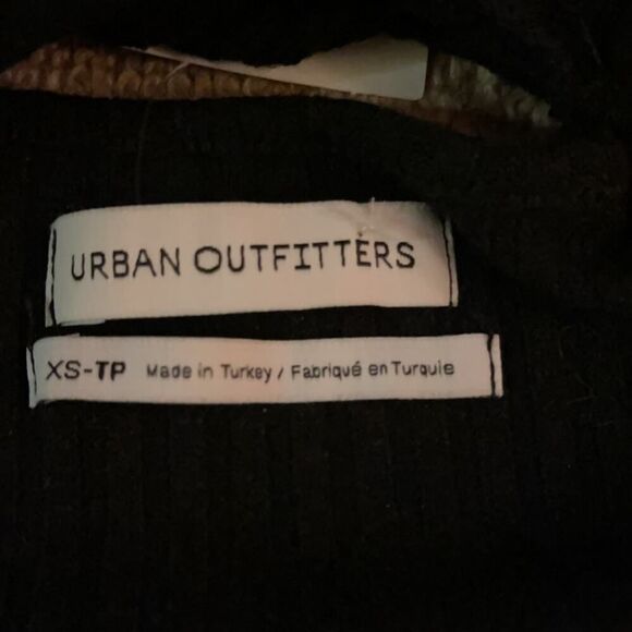 Urban Outfitters ruffle crop top NWT XS - Picture 5 of 7